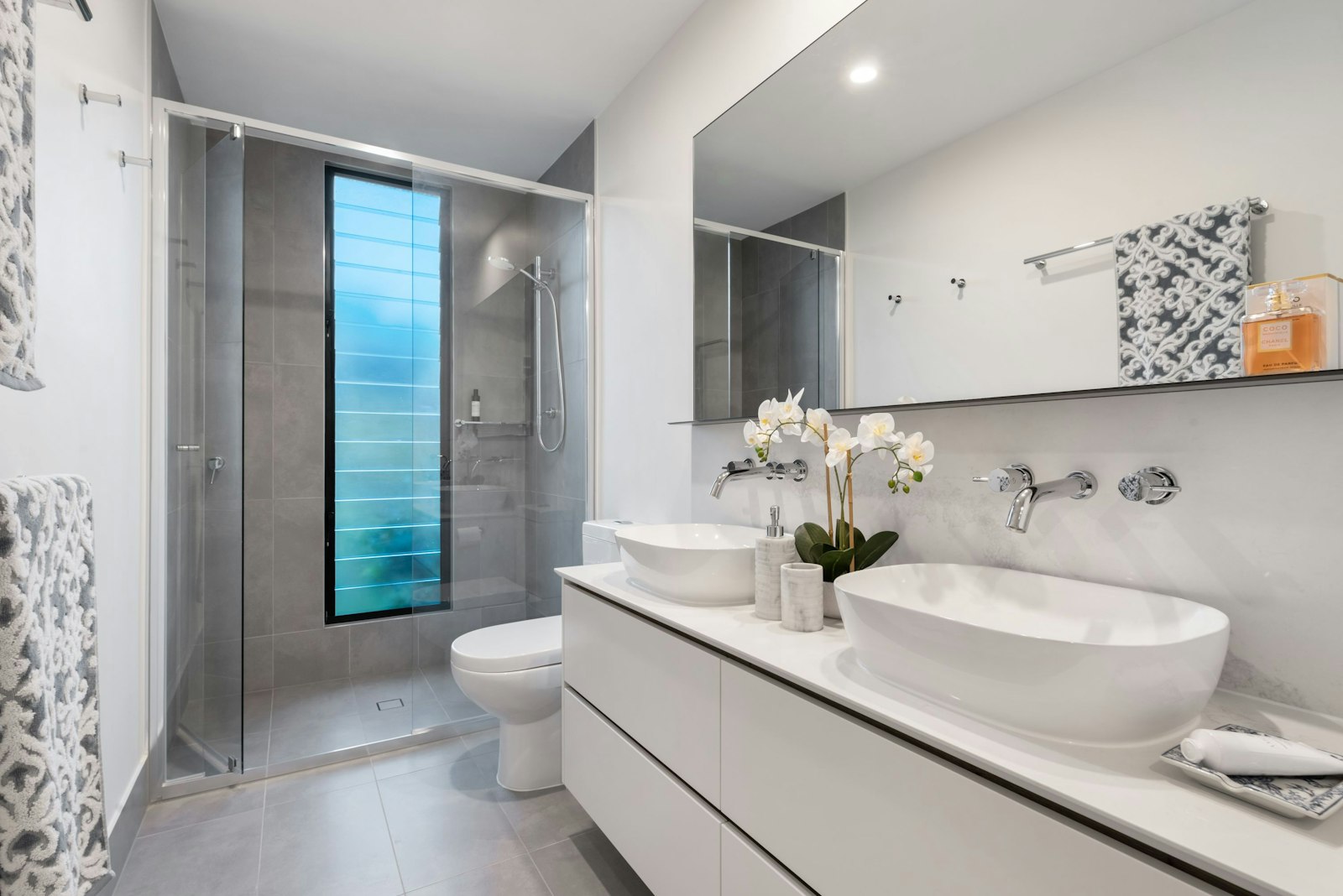 Baño — Apartamento de 2 hab en Piantini